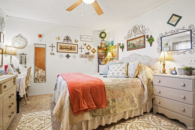 306 W Hillside Drive, Syracuse, IN 46567