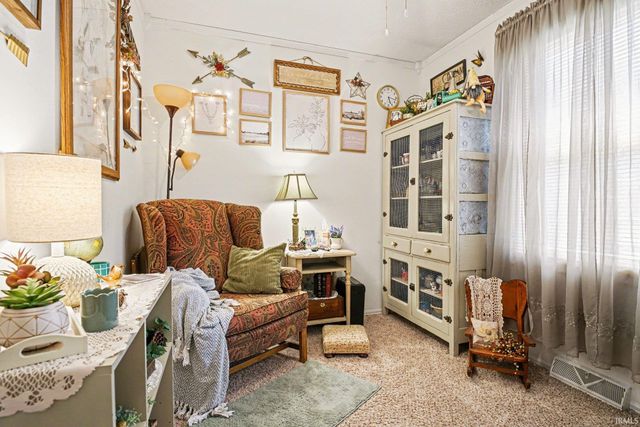 306 W Hillside Drive, Syracuse, IN 46567