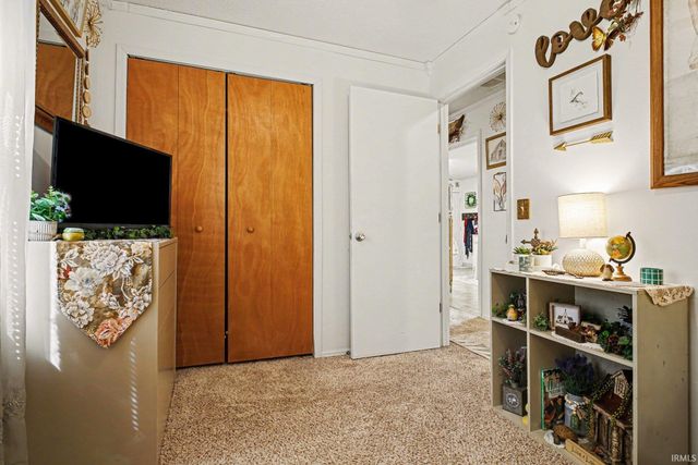 306 W Hillside Drive, Syracuse, IN 46567