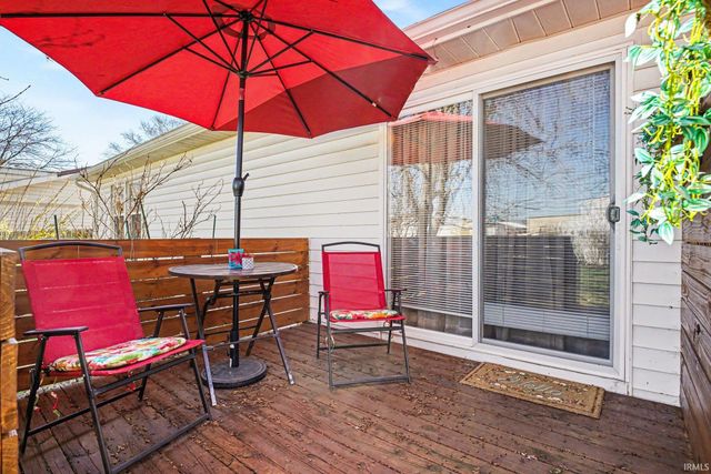 306 W Hillside Drive, Syracuse, IN 46567