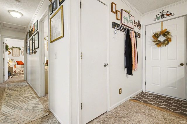 306 W Hillside Drive, Syracuse, IN 46567