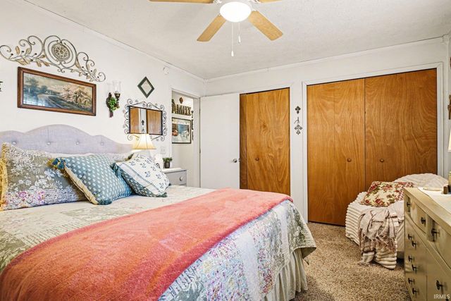 306 W Hillside Drive, Syracuse, IN 46567