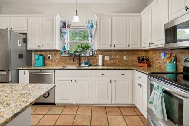 16428 Ole Homestead Ln, Prairieville, LA 70769
