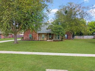 16428 Ole Homestead Ln, Prairieville, LA 70769