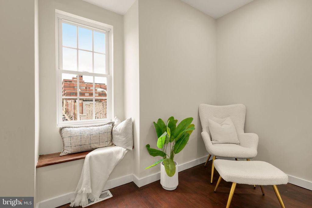 Image 27 of property listing at 3122 E BALTIMORE ST, Baltimore, MD 21224