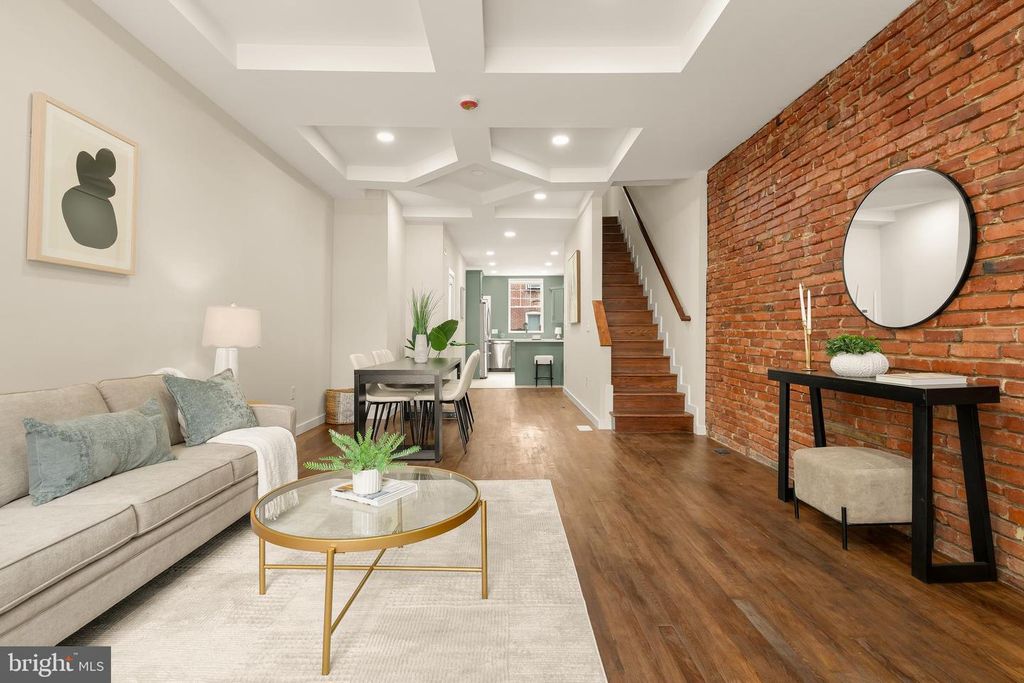 Image 3 of property listing at 3122 E BALTIMORE ST, Baltimore, MD 21224