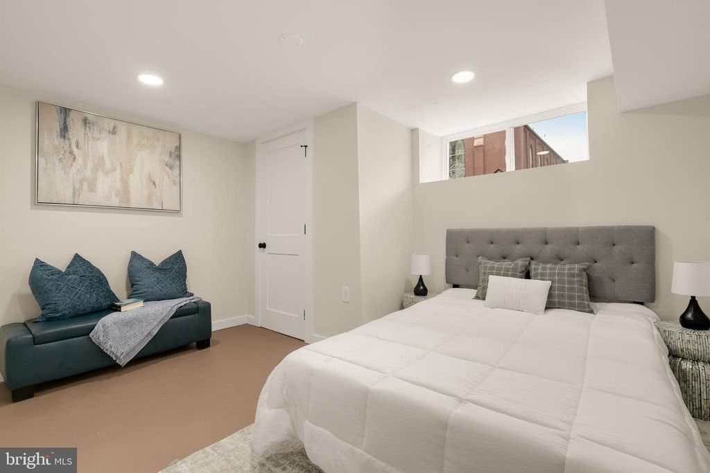 Image 34 of property listing at 3122 E BALTIMORE ST, Baltimore, MD 21224