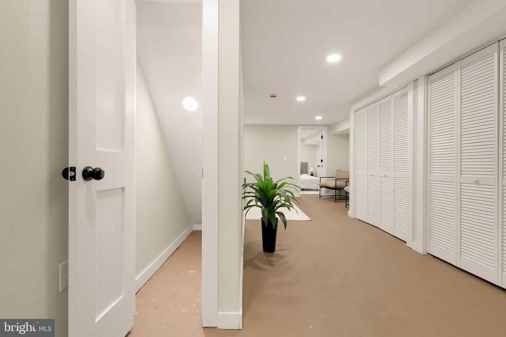 Image 35 of property listing at 3122 E BALTIMORE ST, Baltimore, MD 21224