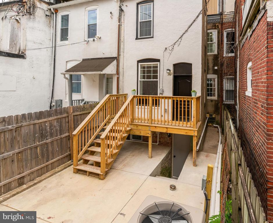 Image 44 of property listing at 3122 E BALTIMORE ST, Baltimore, MD 21224