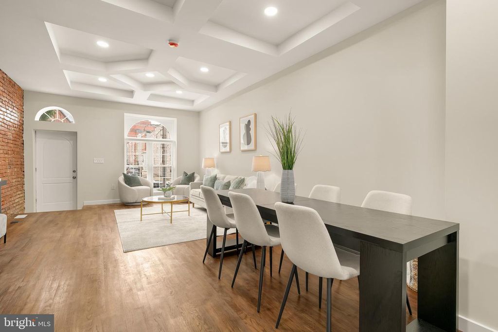Image 7 of property listing at 3122 E BALTIMORE ST, Baltimore, MD 21224