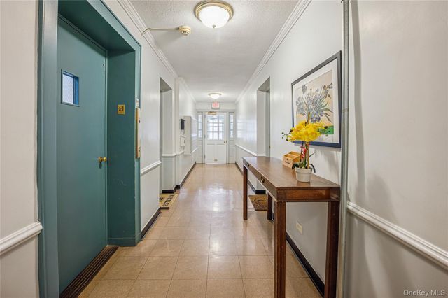 781 Palmer Road 4F, Bronxville, NY 10708