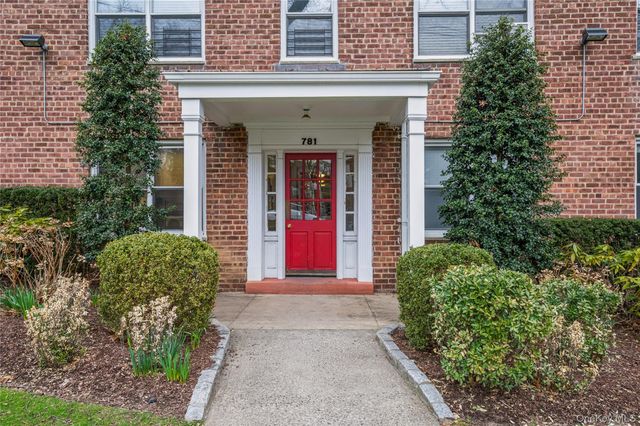781 Palmer Road 4F, Bronxville, NY 10708