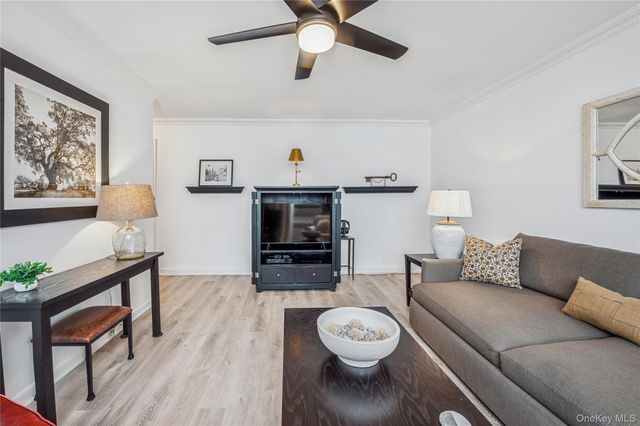 781 Palmer Road 4F, Bronxville, NY 10708