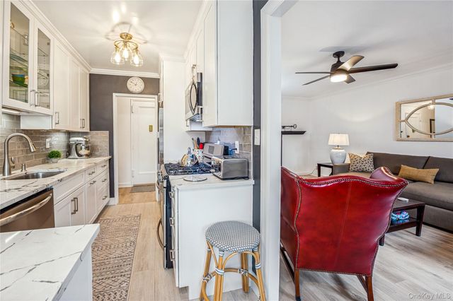 781 Palmer Road 4F, Bronxville, NY 10708