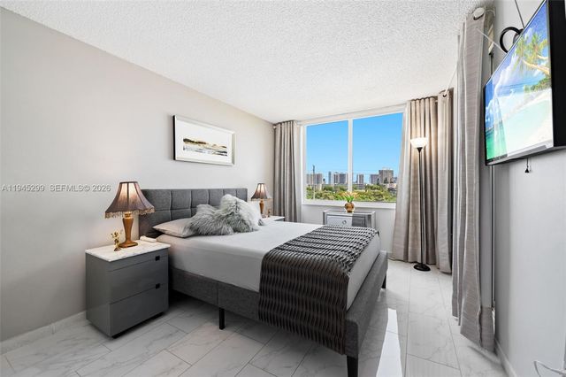 17890 W Dixie 603, North Miami Beach, FL 33160