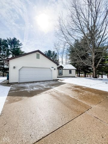 1610 N Sommer Lane, Crawfordsville, IN 47933