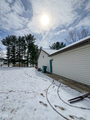 1610 N Sommer Lane, Crawfordsville, IN 47933