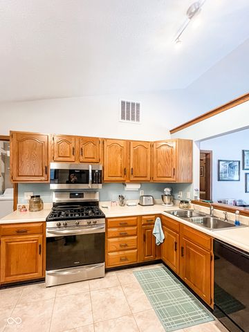 1610 N Sommer Lane, Crawfordsville, IN 47933