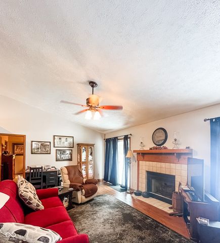 1610 N Sommer Lane, Crawfordsville, IN 47933