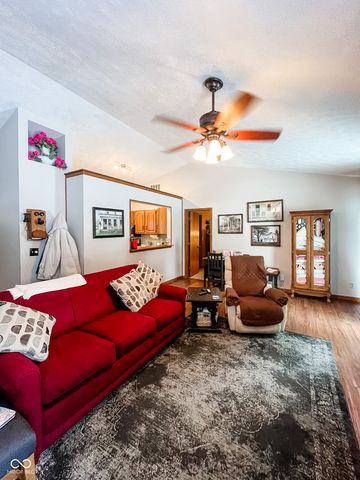 1610 N Sommer Lane, Crawfordsville, IN 47933