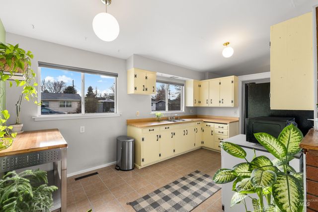 2824 W Kathryn St, Boise, ID 83705