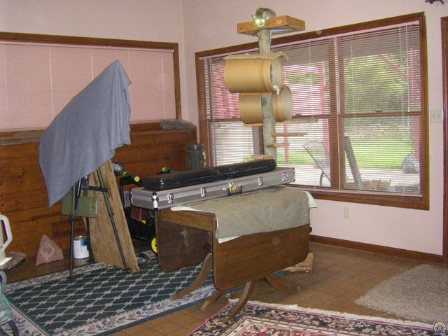 4439 NE Meriden RD, Topeka, KS 66617