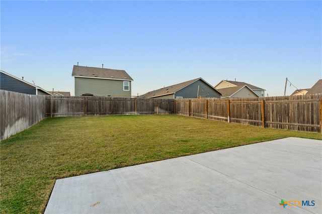 130 Soapstone Pass, Maxwell, TX 78656