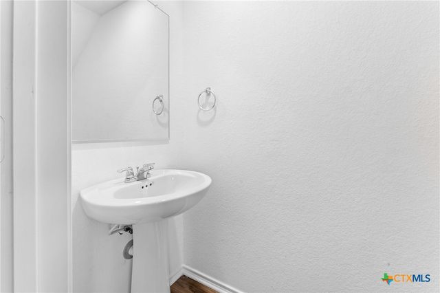 130 Soapstone Pass, Maxwell, TX 78656