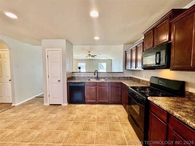 7401 S Elder Avenue, Broken Arrow, OK 74011