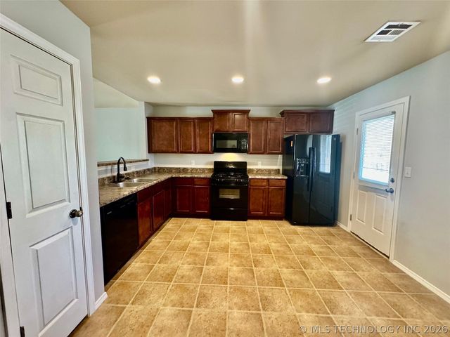 7401 S Elder Avenue, Broken Arrow, OK 74011