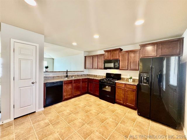 7401 S Elder Avenue, Broken Arrow, OK 74011