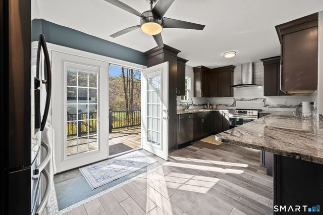 15 Surrey Lane 15, Torrington, CT 06790