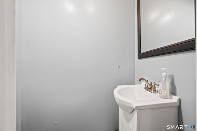 15 Surrey Lane 15, Torrington, CT 06790