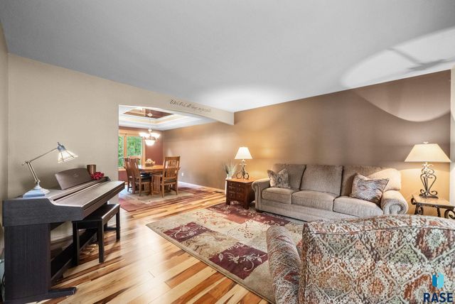 1506 S Gray Goose Cir Circle, Sioux Falls, SD 57110