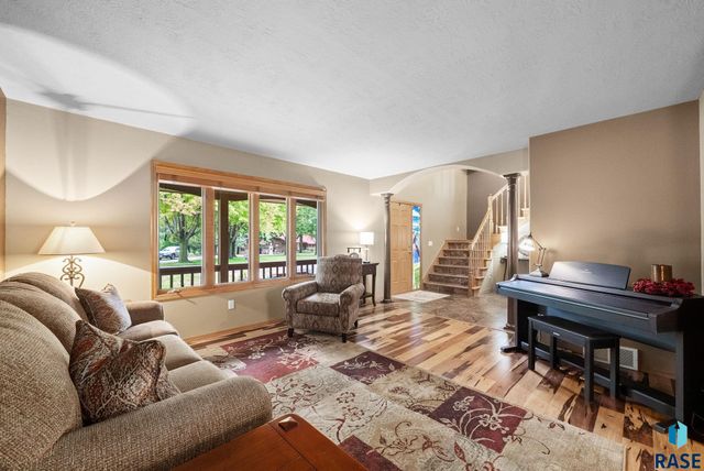 1506 S Gray Goose Cir Circle, Sioux Falls, SD 57110