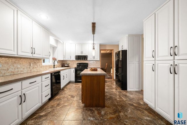 1506 S Gray Goose Cir Circle, Sioux Falls, SD 57110