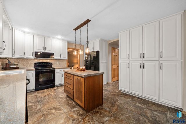 1506 S Gray Goose Cir Circle, Sioux Falls, SD 57110