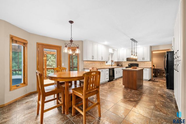1506 S Gray Goose Cir Circle, Sioux Falls, SD 57110