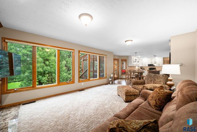 1506 S Gray Goose Cir Circle, Sioux Falls, SD 57110