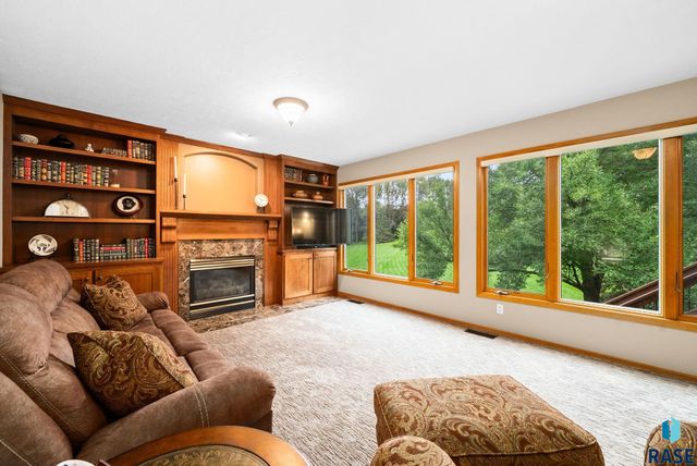 1506 S Gray Goose Cir Circle, Sioux Falls, SD 57110