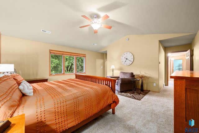 1506 S Gray Goose Cir Circle, Sioux Falls, SD 57110