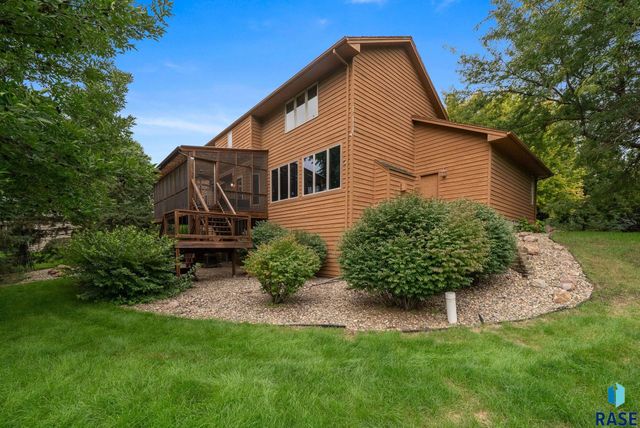 1506 S Gray Goose Cir Circle, Sioux Falls, SD 57110