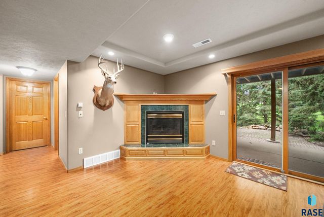 1506 S Gray Goose Cir Circle, Sioux Falls, SD 57110