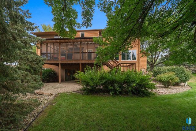 1506 S Gray Goose Cir Circle, Sioux Falls, SD 57110