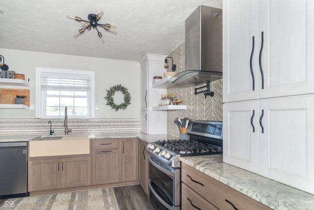 1132 Chapman Drive, Greenfield, IN 46140