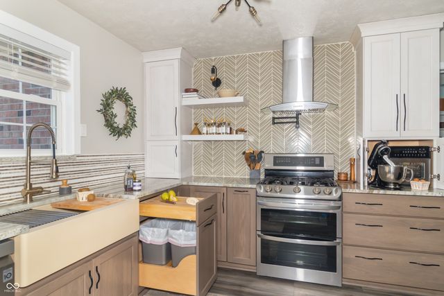 1132 Chapman Drive, Greenfield, IN 46140