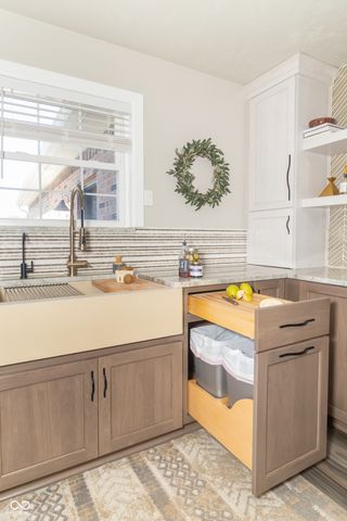 1132 Chapman Drive, Greenfield, IN 46140