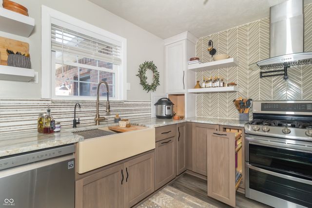 1132 Chapman Drive, Greenfield, IN 46140