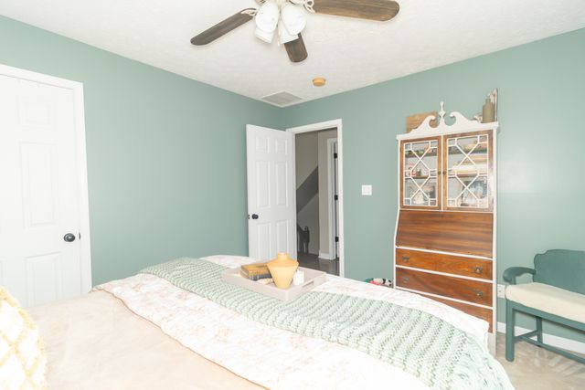 1132 Chapman Drive, Greenfield, IN 46140