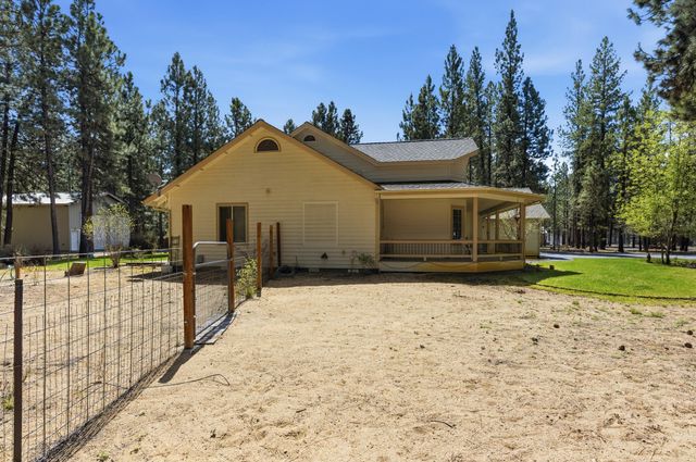 51730 Pine Loop Drive, La Pine, OR 97739